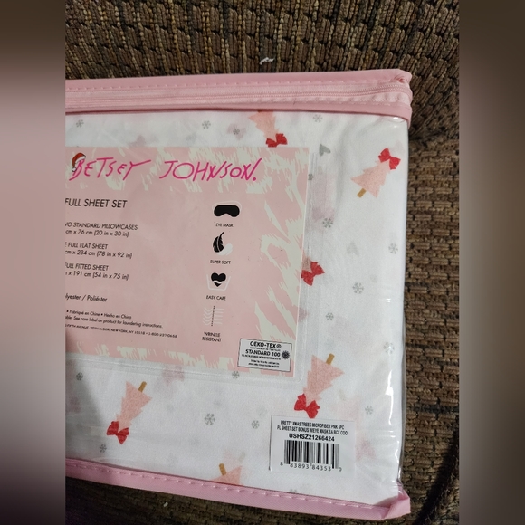 Betsey Johnson Christmas Full Sheet Set Pink Christmas Trees Holiday w Eye Mask - Picture 3 of 8